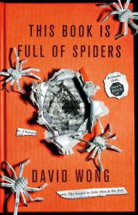 Дэвид Вонг - В этой книге полно пауков: чувак, серьезно, не трогай ее